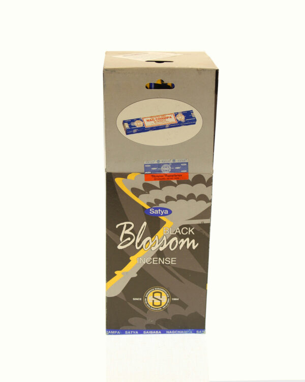 INCENSI SATYA BLACK BLOSSOM ( 25 p. quadrati x 8 sticks )