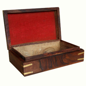SCATOLA IN LEGNO INTAGLIATA CON FOGLIE IN OTTONE ( CM 12,50 X 20 )