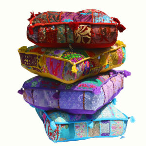 PUFF CUSCINONE QUADRATO PATCHWORK CON RICAMI (cm 40 x 40)