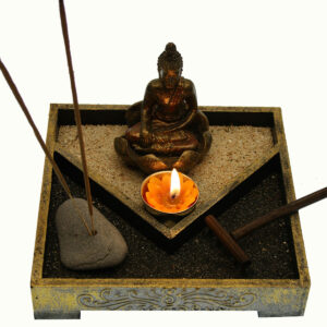 GIARDINO ZEN DECAPATO BIANCO E ORO QUADRATO CON DIVINITA'