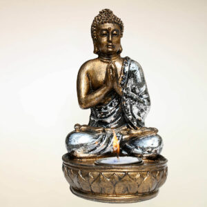 BUDDHA IN RESINA CON PORTACANDELE ( H CM 16 )