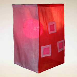 LAMPADARIO IN ORGANZA CON DISEGNI GEOMETRICI