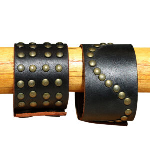 BRACCIALETTI IN CUOIO BORCHIATI ALTI