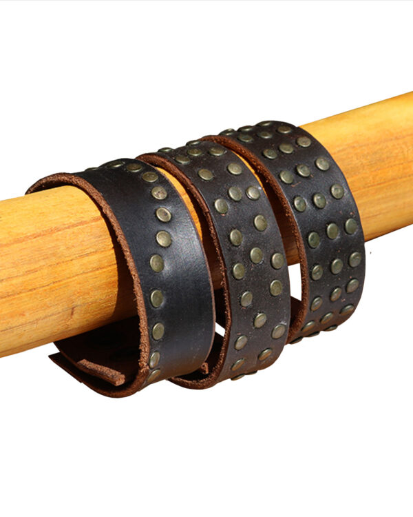 BRACCIALI IN CUOIO A FASCIA BORCHIATI