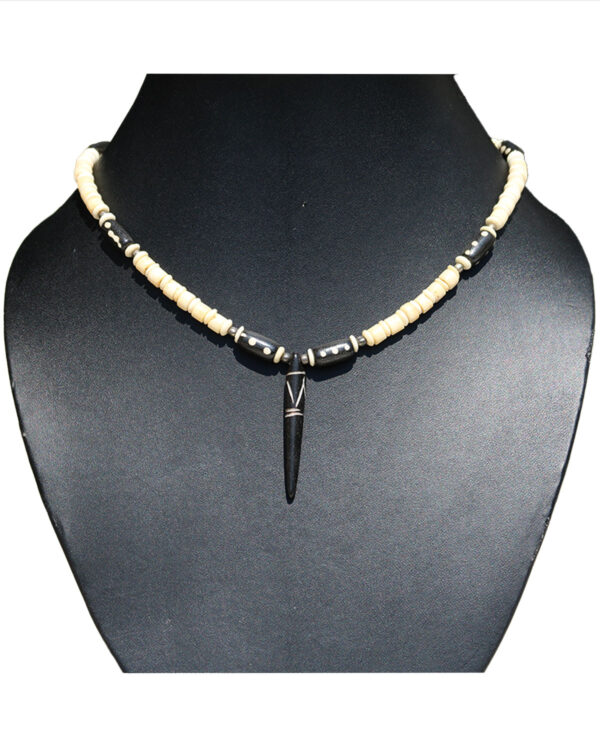 COLLANA IN OSSO BIANCA CON CIONDOLO IN CORNO A PUNTA