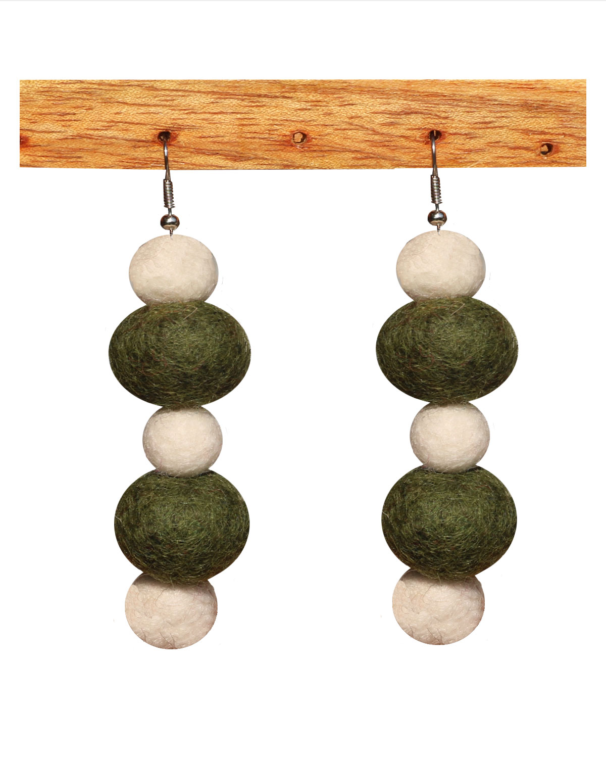 8474_2 ORECCHINI IN LANA COTTA CON PALLINE