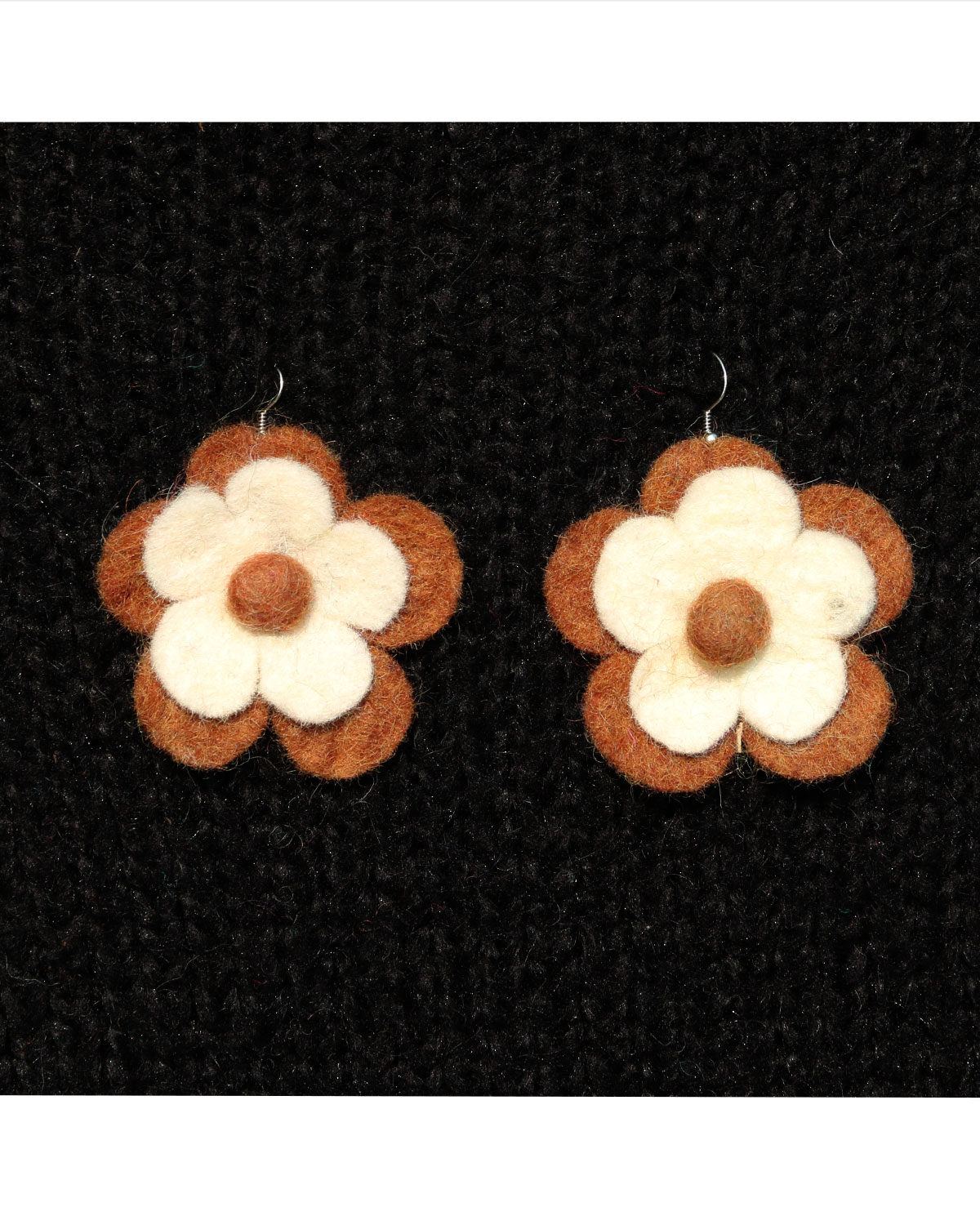 8485_2 ORECCHINI IN LANA COTTA MARGHERITA