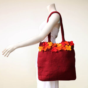 BORSA IN LANA COTTA GIGANTE CON FIORI