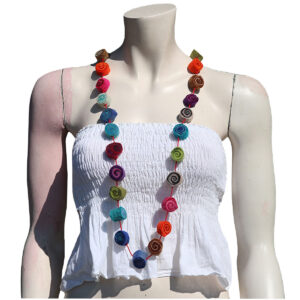 COLLANA IN LANA COTTA CON PALLINE PIATTE A SPIRALE