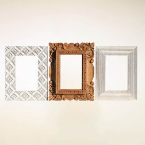 CORNICI IN LEGNO INTAGLIATE FIORI O GEOMETRIE ( CM 25 X 30)