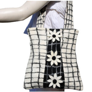 BORSA IN LANA COTTA RETTANGOLARE CON QUADRETTI E 3 FIORI VERTICALI