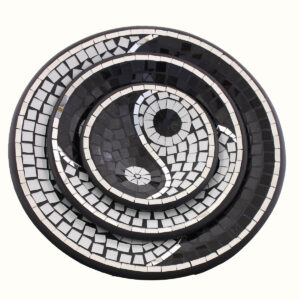 VASSOI CON MOSAICO DI SPECCHIETTI TAO ROTONDI ( CM 20-27-36)