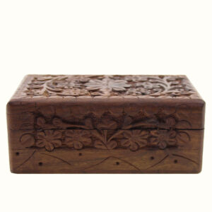 SCATOLA IN LEGNO INTAGLIATA CON FIORI